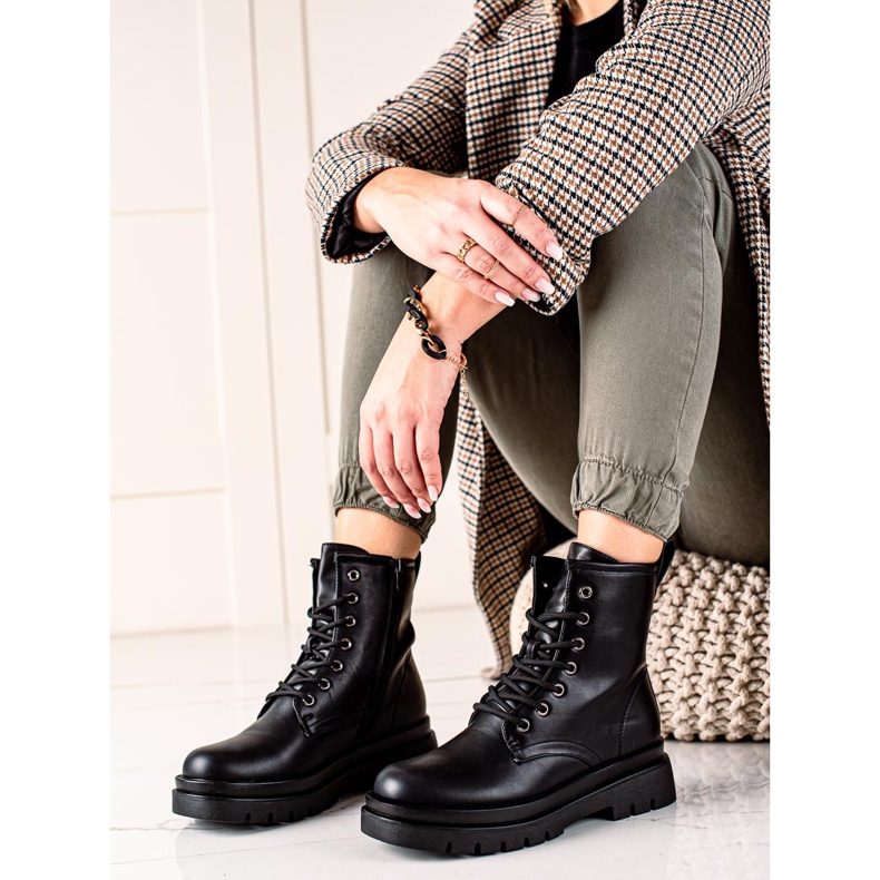 Klassische isolierte Trapper schwarz 1