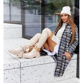 Hohe Stiefel mit einem dekorativen beigefarbenen Masha-Element 2