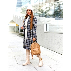 Hohe Stiefel mit einem dekorativen beigefarbenen Masha-Element 1