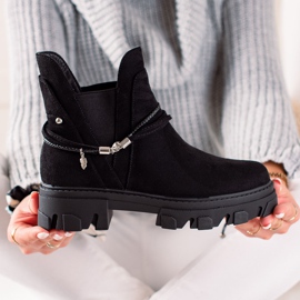 Goodin Slipper mit Zierstreifen schwarz 1