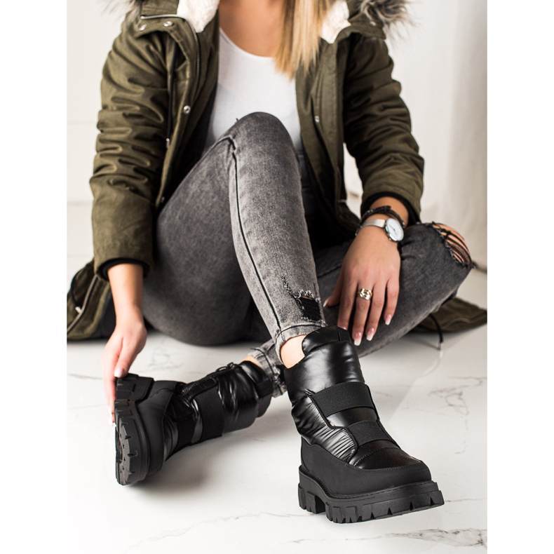 Weide Schwarze Schneestiefel auf dem Slider 2