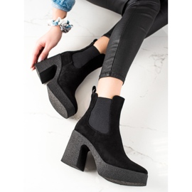 Seastar Slip-On-Stiefel an einem Pfosten schwarz 1