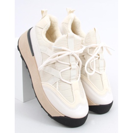 Homi Beige isolierte Sportschuhe 1