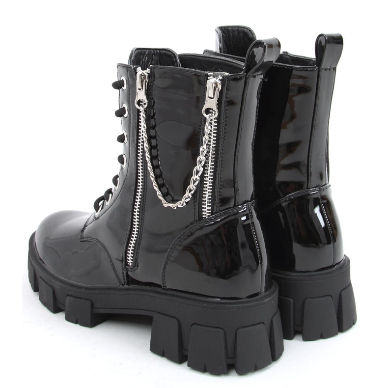 Stiefeletten aus Lackleder mit Kette Mina Black schwarz 2