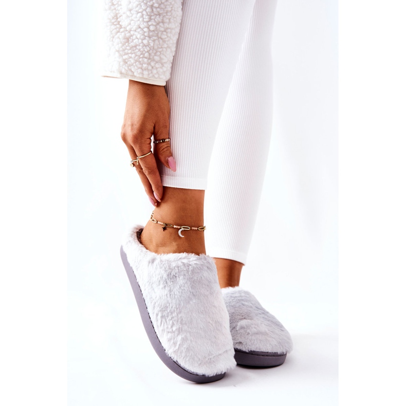WJ1 Warme Pelzhausschuhe Hellgrau Mecy 1