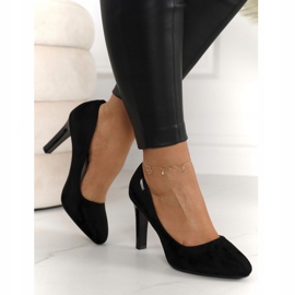 PJ1 Klassische Pumps auf einer Bar Wildleder Schwarz Eliana 3