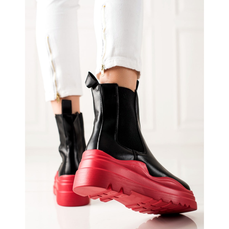 TRENDI Chelsea Boots auf der Fashion-Plattform schwarz rot 1