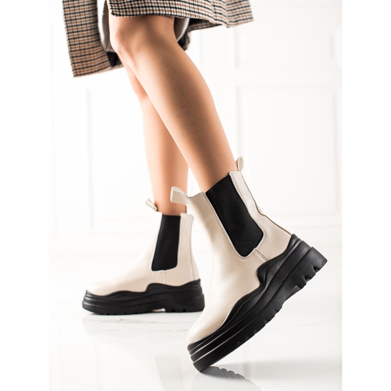 TRENDI Chelsea Boots auf der Fashion-Plattform beige 1