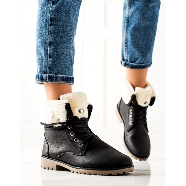 TRENDI Schwarze Stiefel mit aufrollbarem Schaft 1