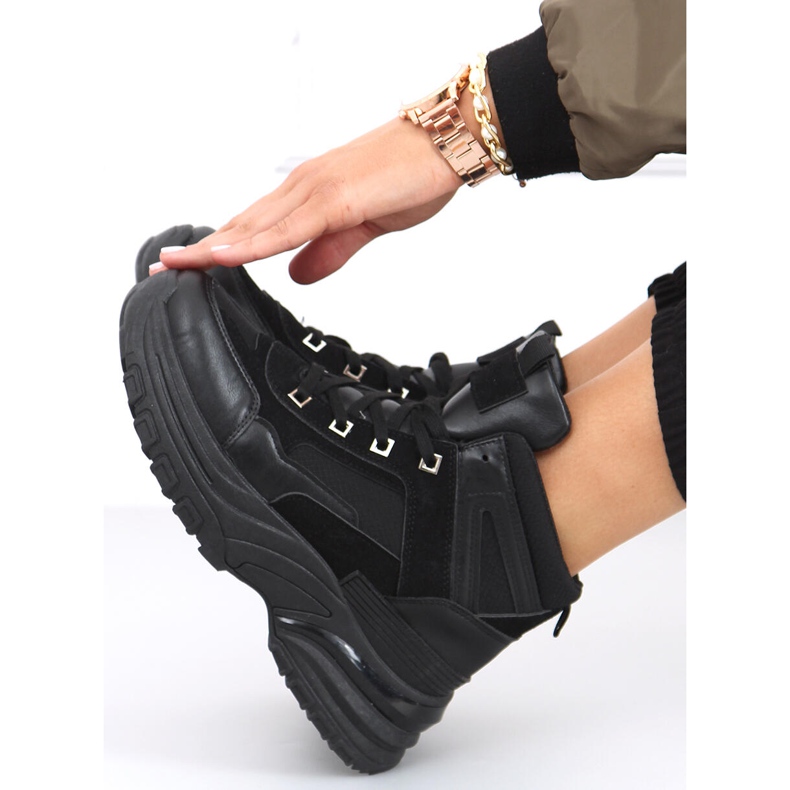 Diana Schwarze High-Top-Sneakers 1