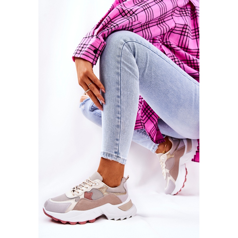 WS1 Sportschuhe auf der beigefarbenen Alessia-Plattform 2