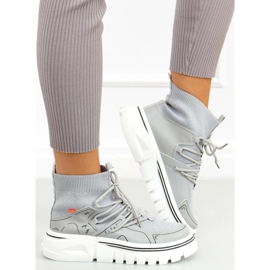 Sportschuhe mit Socken von Malin Grey grau 1