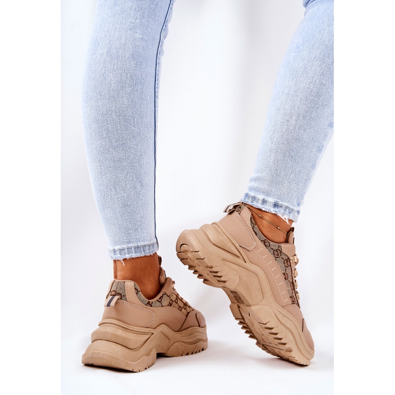 PM1 Sportschuhe auf der beigefarbenen Flynn-Plattform 1