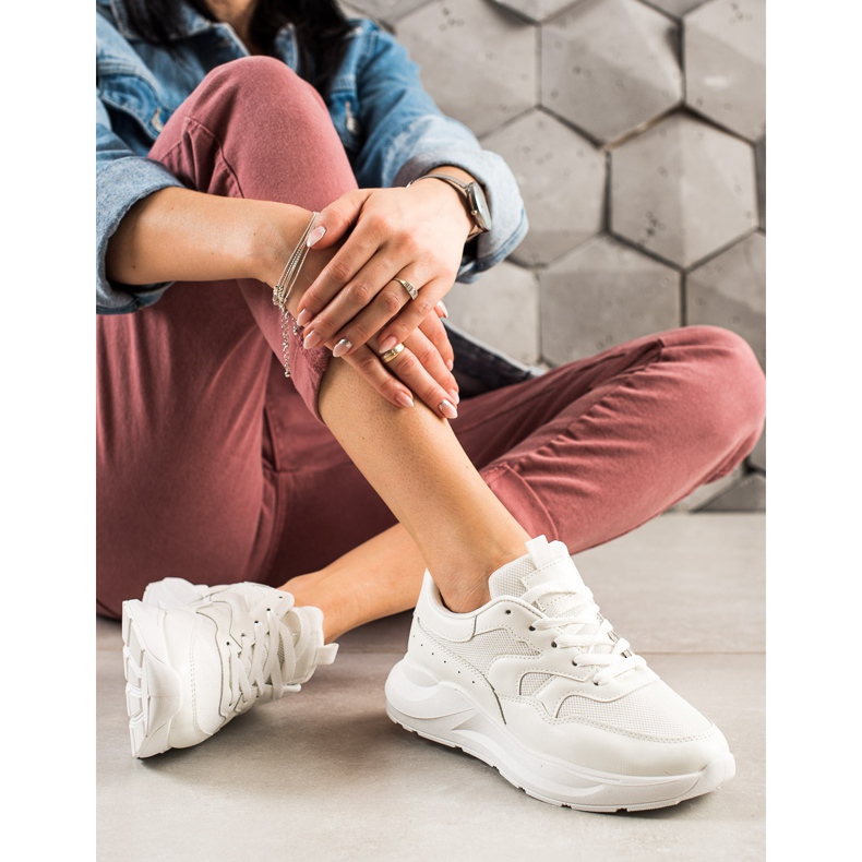 TRENDI Klassische weiße Turnschuhe 1