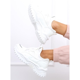 Weiße Aston-Trainer 2