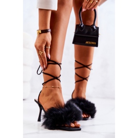 FM1 Lindsay schwarze Sandalen auf einem hohen Absatz mit Fell 2