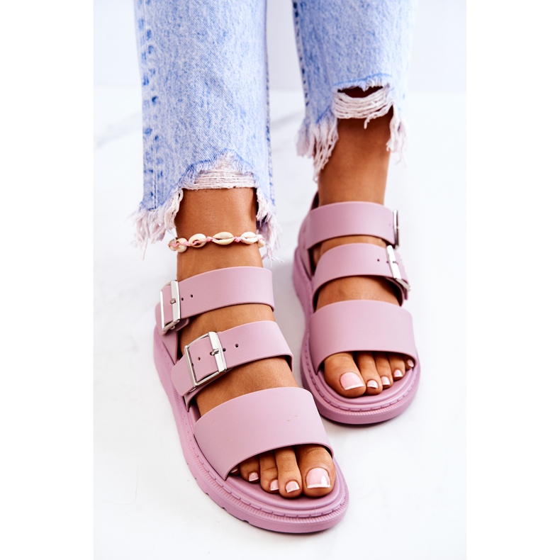 FM1 Reese's Purple Buckle Sandalen violett 1