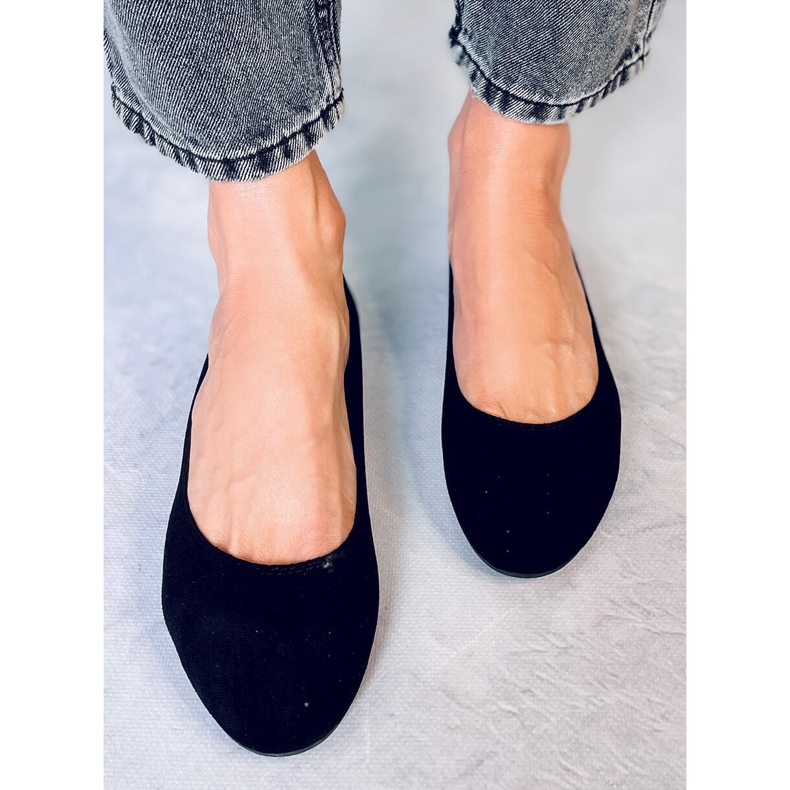 Ameli Schwarz durchbrochene Ballerinas 1