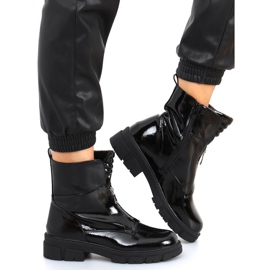 Flache, lackierte Stiefel in Haiti Black schwarz 1