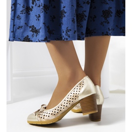 Durchbrochene Goldpumps von Pereira golden 1