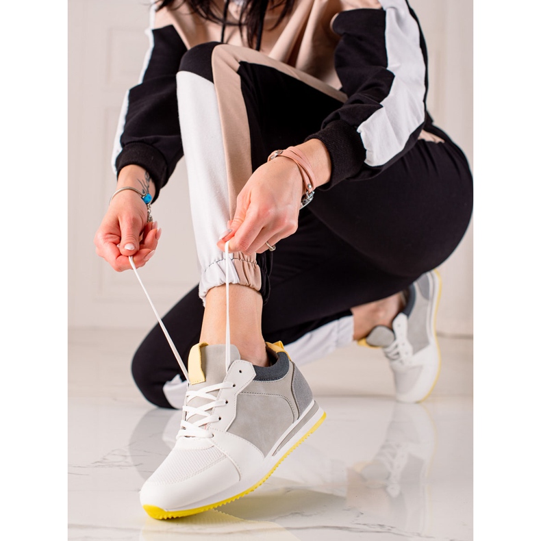 TRENDI Bequeme Sportschuhe mehrfarbig 1