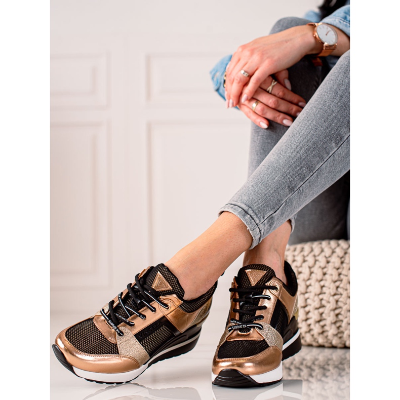 VINCEZA Sneakers in Schwarz und Gold golden 1