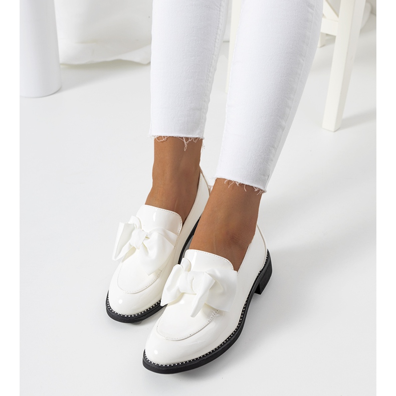 Khale weiß lackierte Schuhe 1