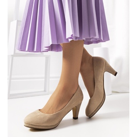 Beige Damenpumps von Alves 1