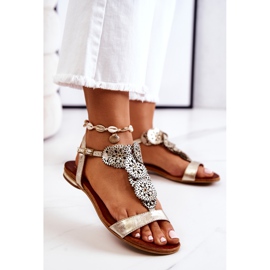 Lewski Shoes Durchbrochene Sandalen aus Leder Lewski 3049 Golden 2