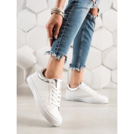 TRENDI Weiße Sportschuhe mit Öko-Leder 1