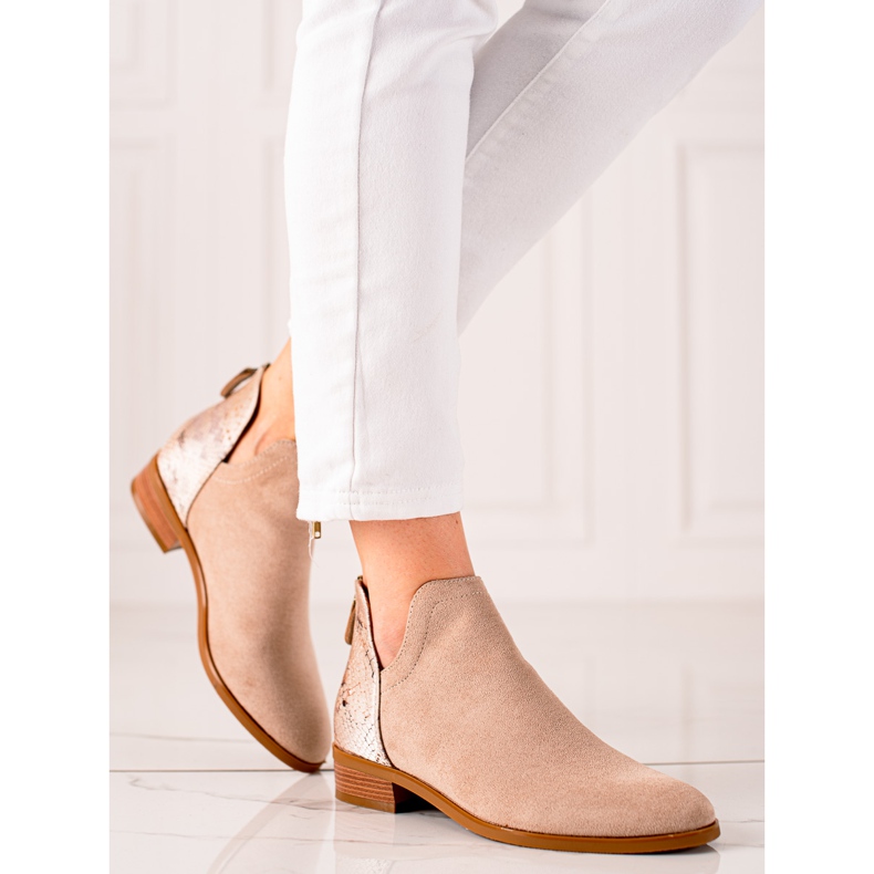 Beige Stiefel mit ausgeschnittenem VINCEZA braun 1