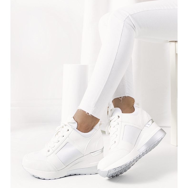 Weiße Turnschuhe auf dem Lockett-Keil silber- 1