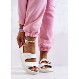 PS1 Gummipantoffeln auf der weißen Westie-Plattform 1