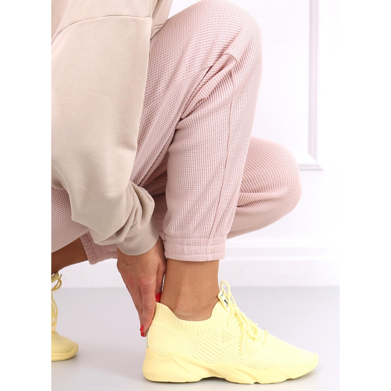 Fresto Gelbe Socken Sportschuhe 2