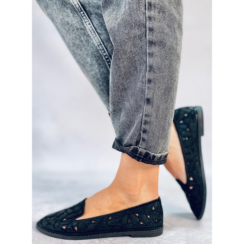 Ragna Schwarze durchbrochene Ballerinas 2