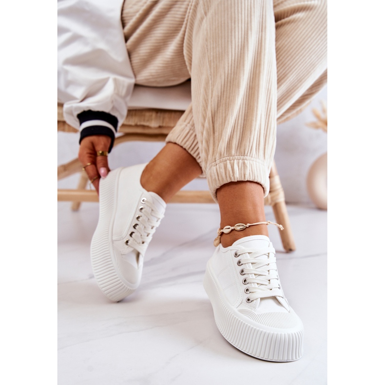 FB2 Niedrige Turnschuhe auf der weißen Mischa-Plattform 2