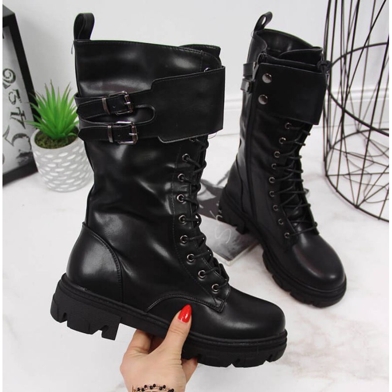 Arbeiter isoliert auf der Plattform Vinceza W JAN54 schwarz weiß 1