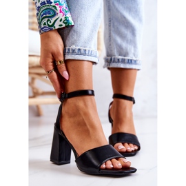 FJ1 Ledersandalen auf einer Stange Schwarz Estrella 1