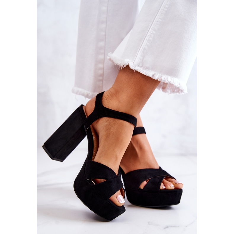 FM1 Wildleder Schwarze Sandalen auf Ferse Semilla 2