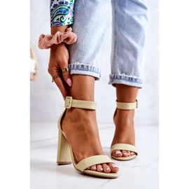 Pastellgrüne Georgina Absatzsandalen 1