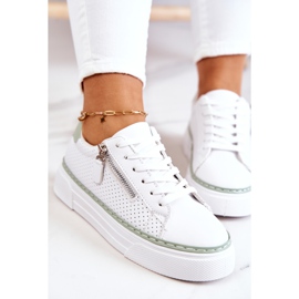 FB2 Sportschuhe auf der weißen und grünen Louisa-Plattform 1