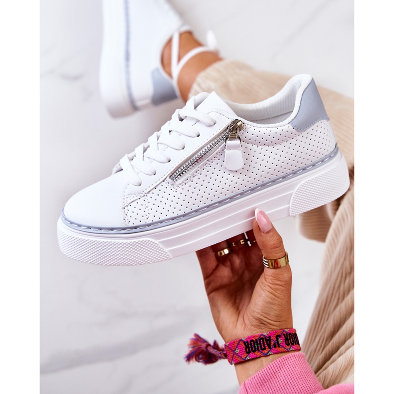 FB2 Sportschuhe auf der weißen und blauen Louisa-Plattform 1