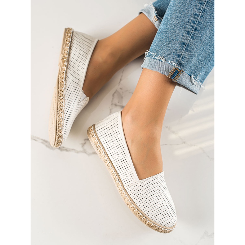 TRENDI Bequeme durchbrochene Espadrilles weiß 2