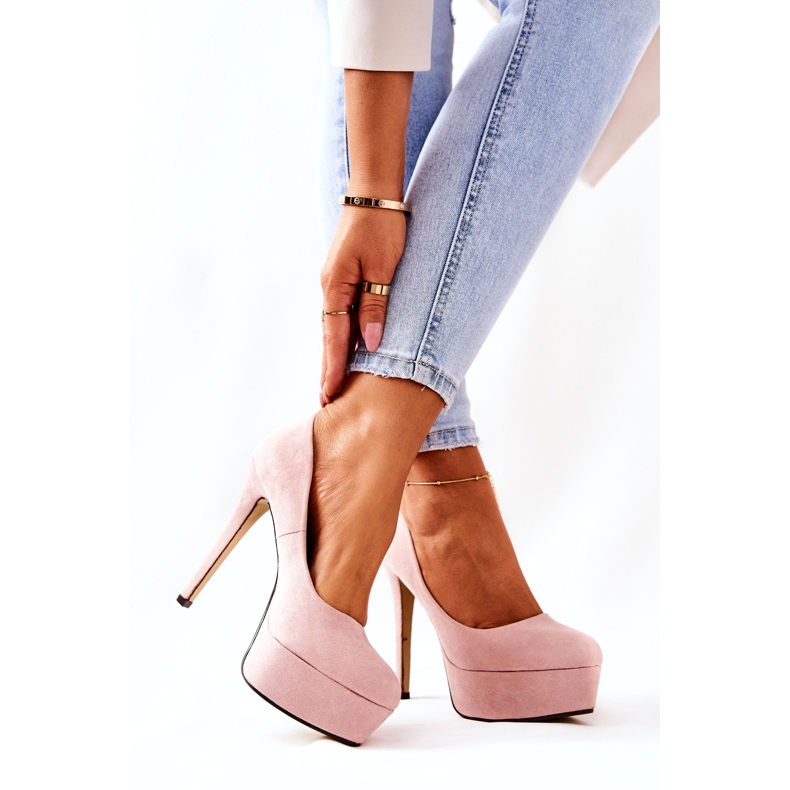 WS1 Klassische Wildleder-High Heels auf einer beigen albernen Plattform 3