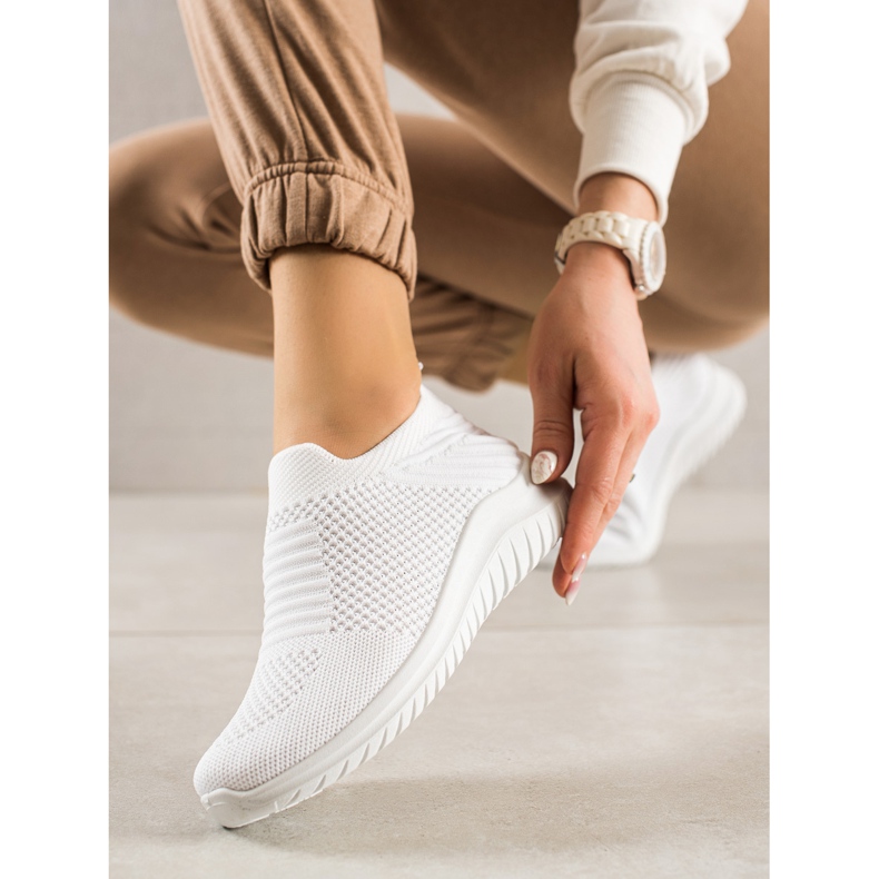 TRENDI Bequeme Slip-On-Sneaker weiß 1