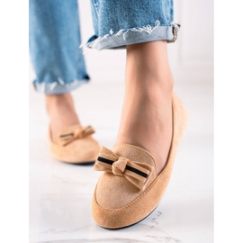 TRENDI Klassische Lords mit einem Bogen beige 1