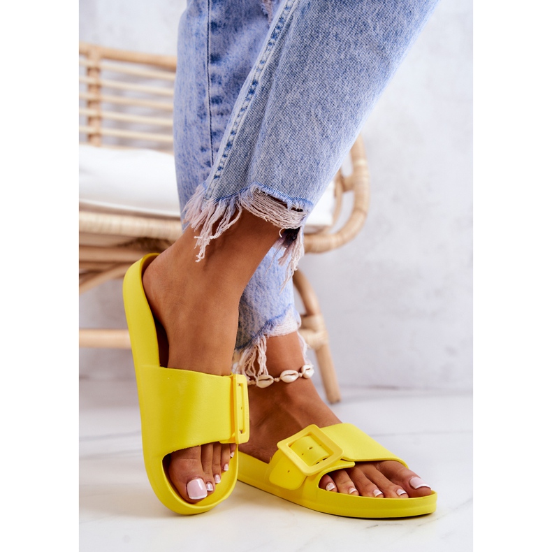 Damenhausschuhe Big Star mit Schnalle FF274A392 Gelb 2