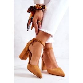 FB2 Pumps Auf Einem Balken Gebundener Kamelsalat braun gelb 2