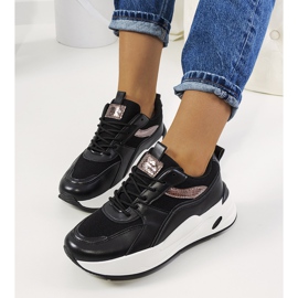 Schwarze Sportschuhe von Nazaria golden 1