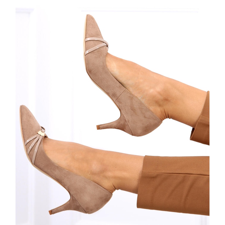 Pumps auf einer Nadel April Beige 1